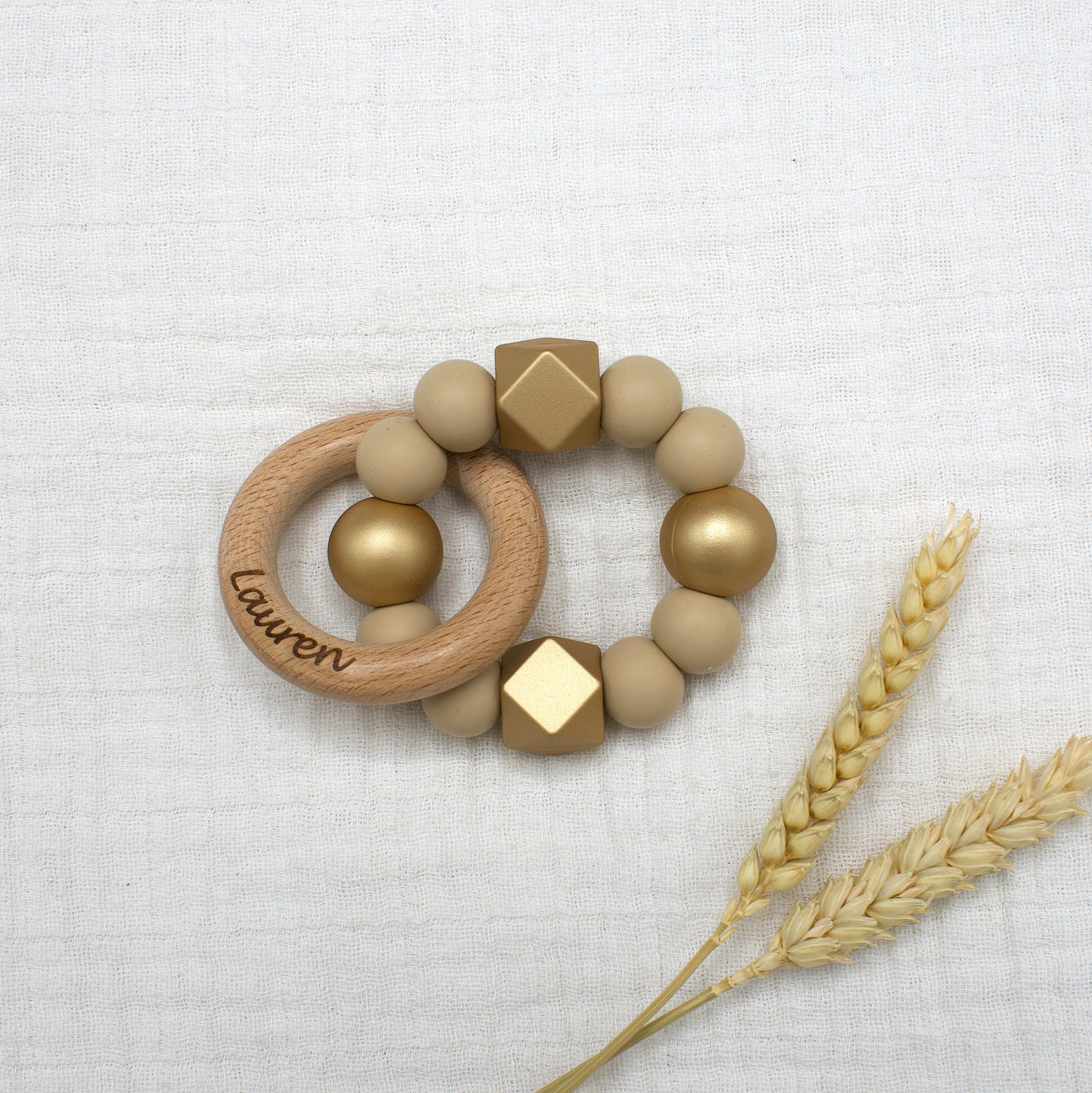 Bijtring met naam Hexagon | Beige Gold