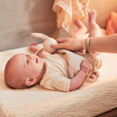 Speendoekje bunny ears in de kleur Nougat - zacht en knuffelbaar voor baby's