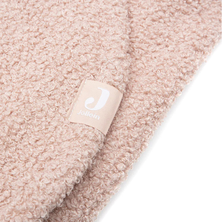 Wikkeldeken Bear Boucle in de kleur Wild Rose - handig voor thuis en onderweg