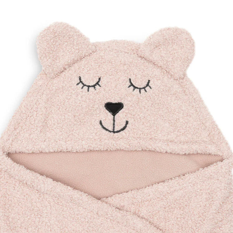 Wikkeldeken Bear Boucle in de kleur Wild Rose - handig voor thuis en onderweg