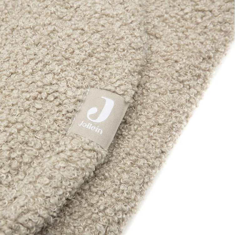 Wikkeldeken Bear Boucle in de kleur Olive Green - handig voor thuis en onderweg